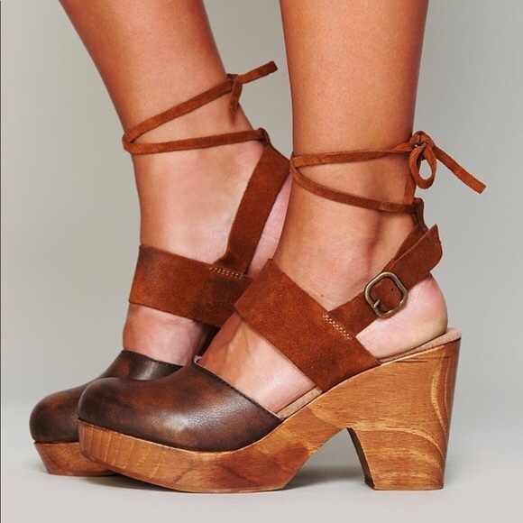 Shoes - 🏷 free people Belmont brown leather clogs